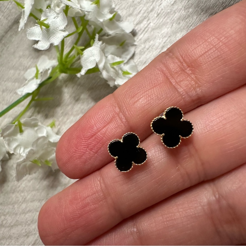 Black clover earrings